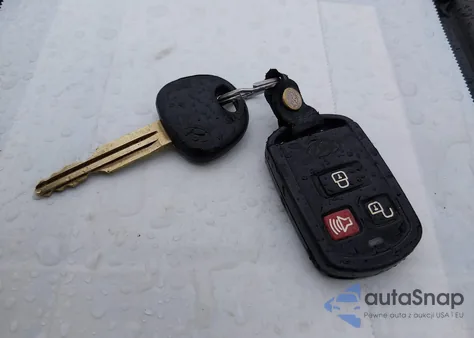 2005 Hyundai Elantra Gls/Gt from USA, damaged, VIN KMHDN45D15U014166